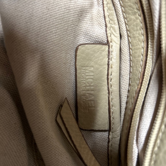 Michael Kors purse - Picture 5 of 8